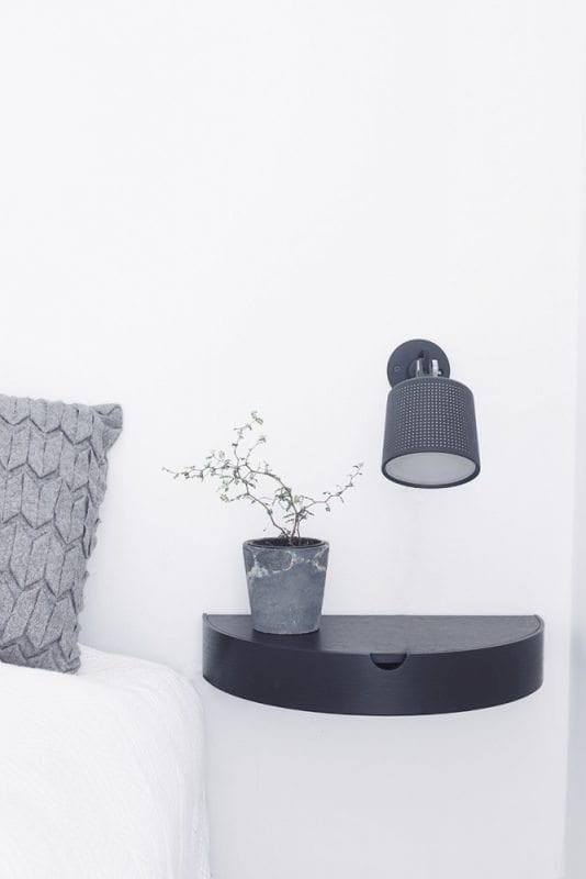 sort-hylde-natbord-sengebord-entremobel-nordic-function-dansk-design