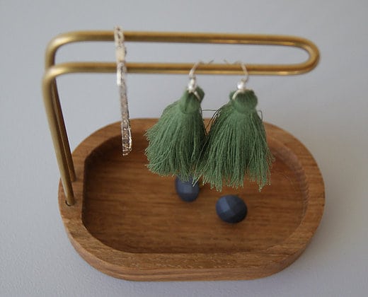 hang on smykkeholder - dot aarhus - dansk design - smykkeopbevaring - smykkegarderope - upcoming design